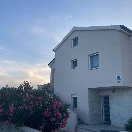 Apartman Hmelina Vrsi Dış mekan fotoğraf