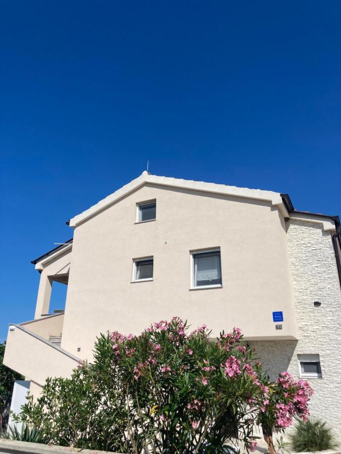Apartman Hmelina Vrsi Dış mekan fotoğraf
